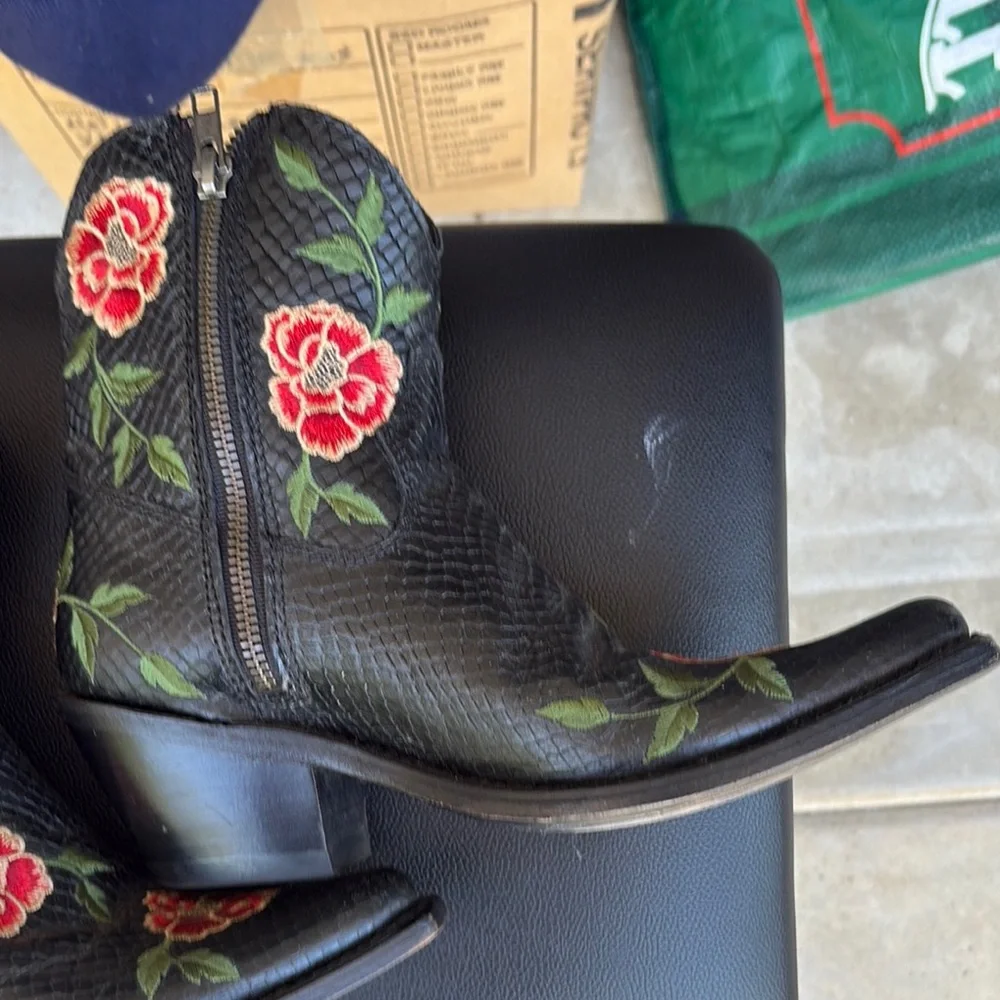 LIBERTY Black Boots with Red and Green Embroidery - Picture 3 of 12